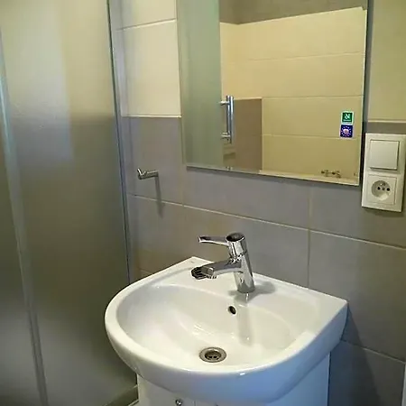 Na Nehringa بيت شباب